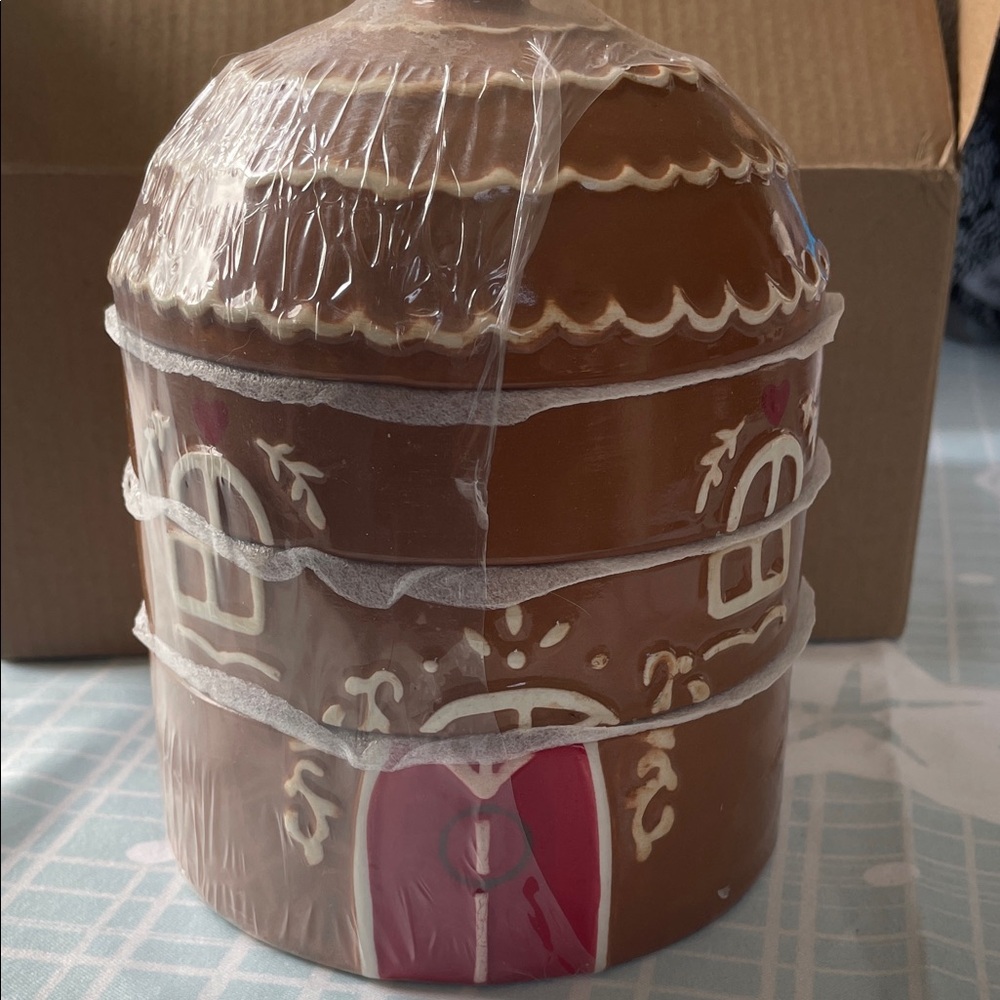 Gingerbread House measuring cups